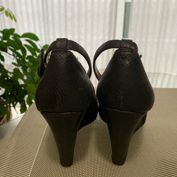 Nine West Size 7 shoes. - Picture 2 of 6
